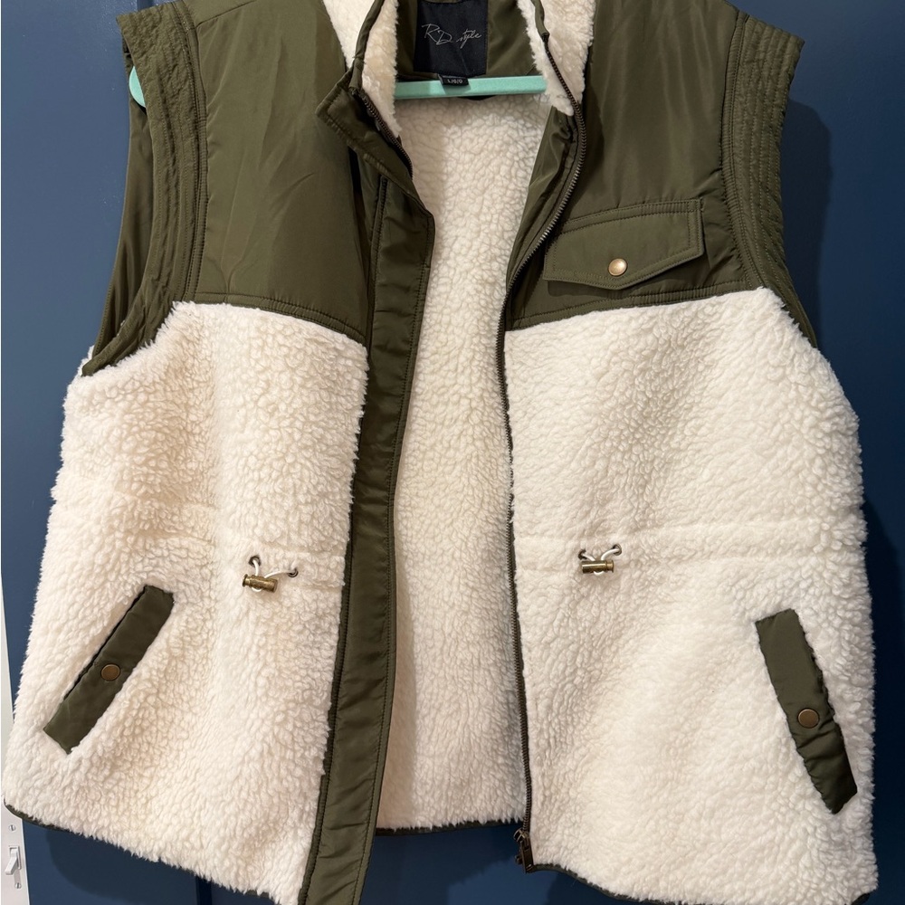 RD Style Olive and Cream Sherpa Vest